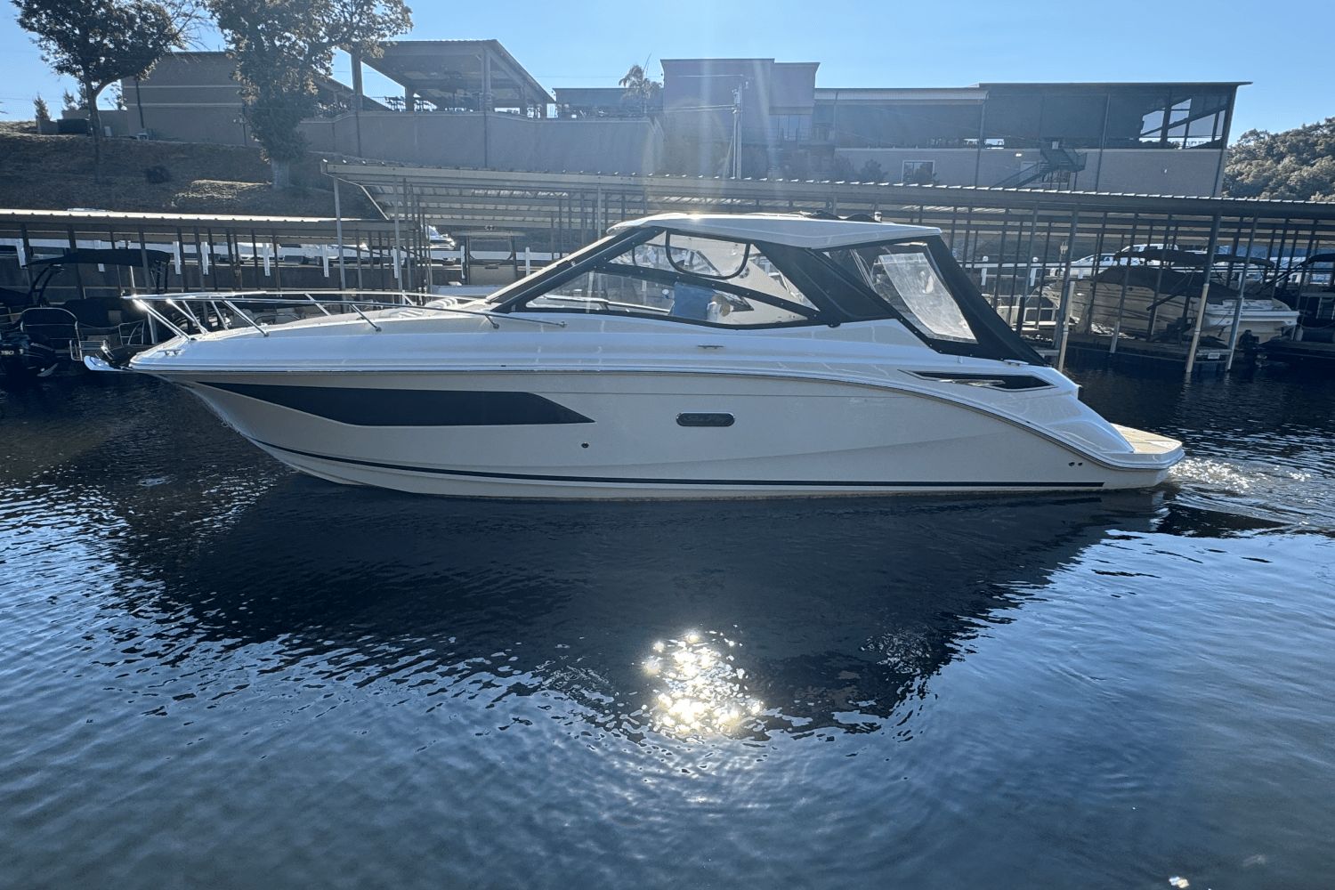 2025 Sea Ray Sundancer 320