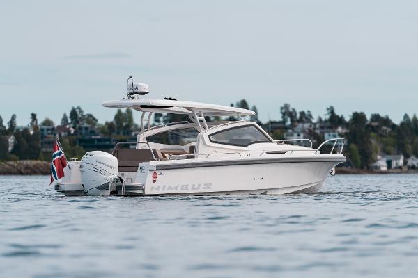 2018 Nimbus W9 T-Top