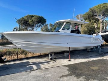 2023 Boston Whaler 360 Outrage