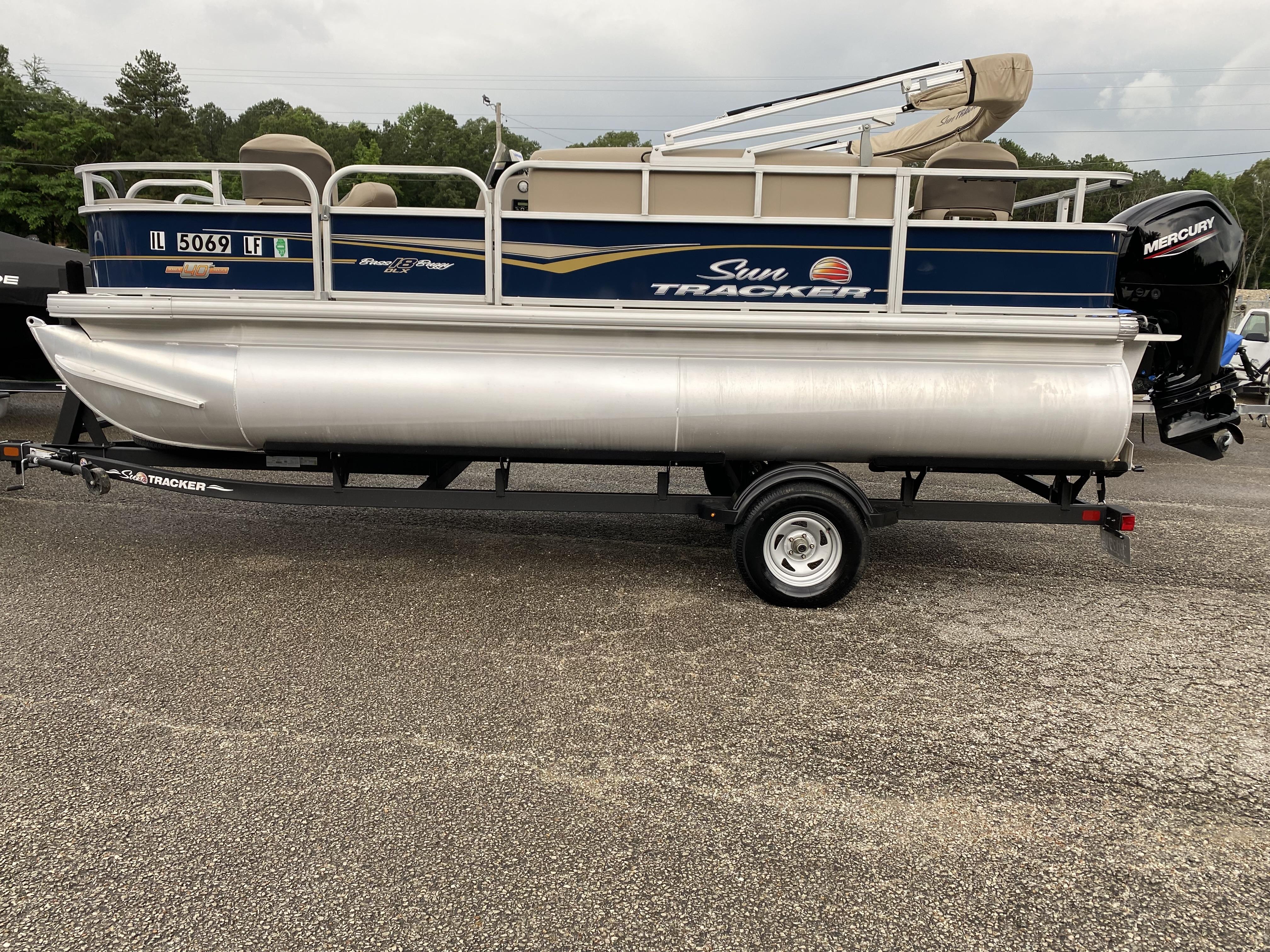 Sun Tracker Bass Buggy 18 DLX