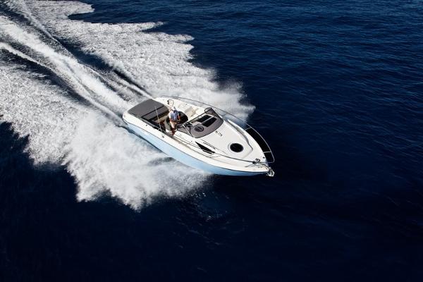 Cranchi Endurance 30 Manufacturer Provided Image