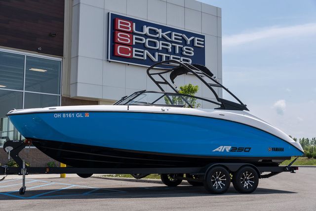 2023 Yamaha Boats AR250