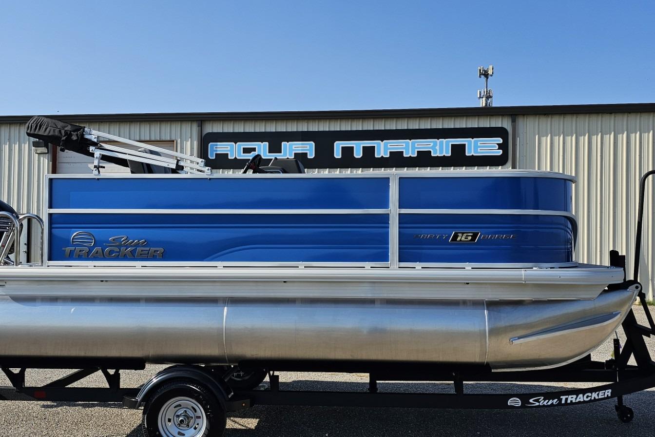 2026 Sun Tracker Party Barge 16 DLX
