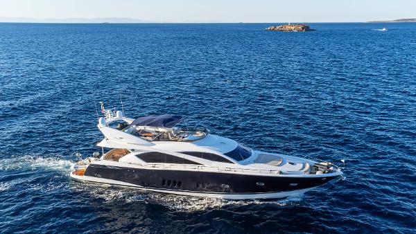 Sunseeker 82 Yacht