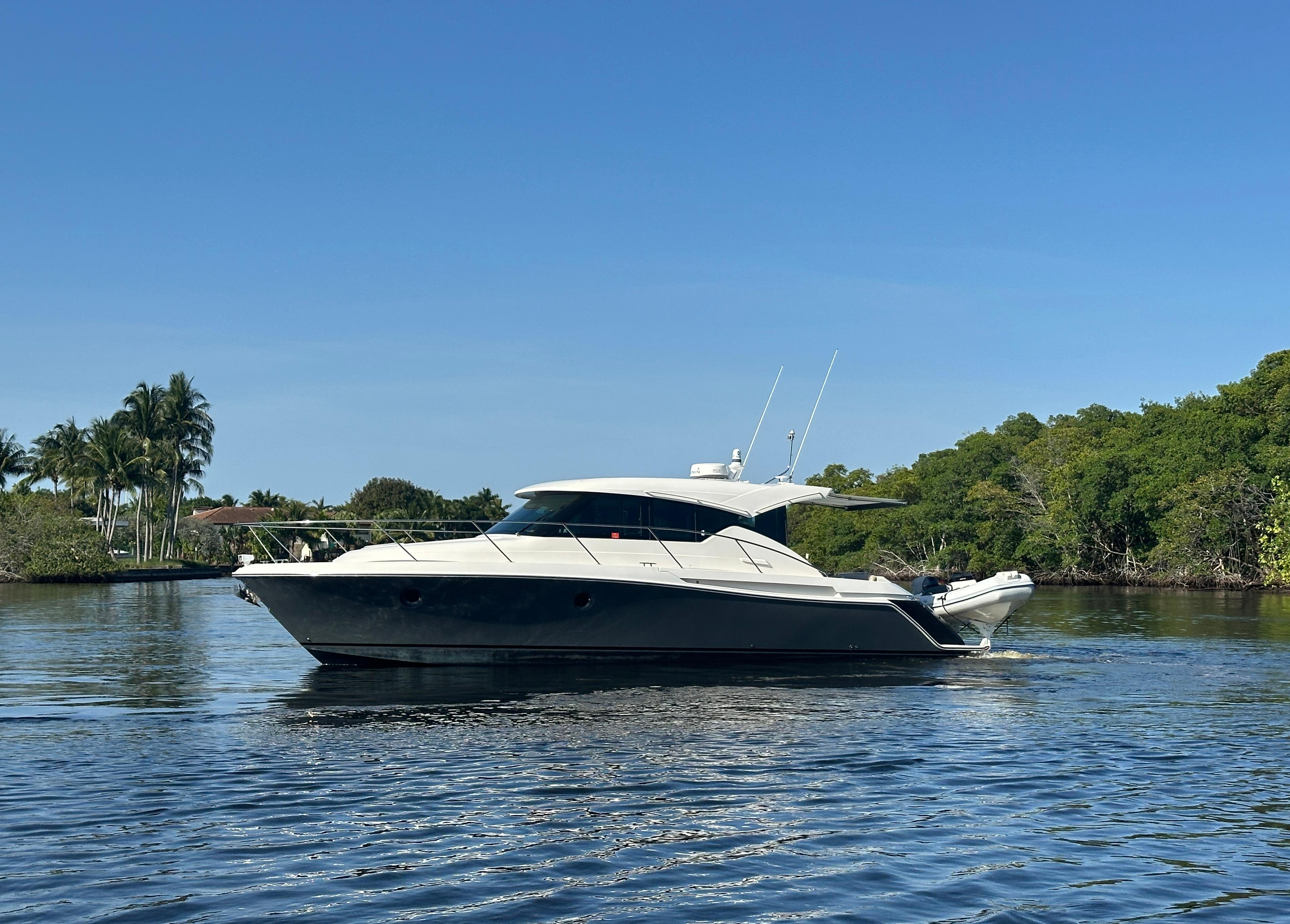 2018 Tiara Yachts 39 Coupe