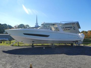 2025 Boston Whaler 420 Outrage