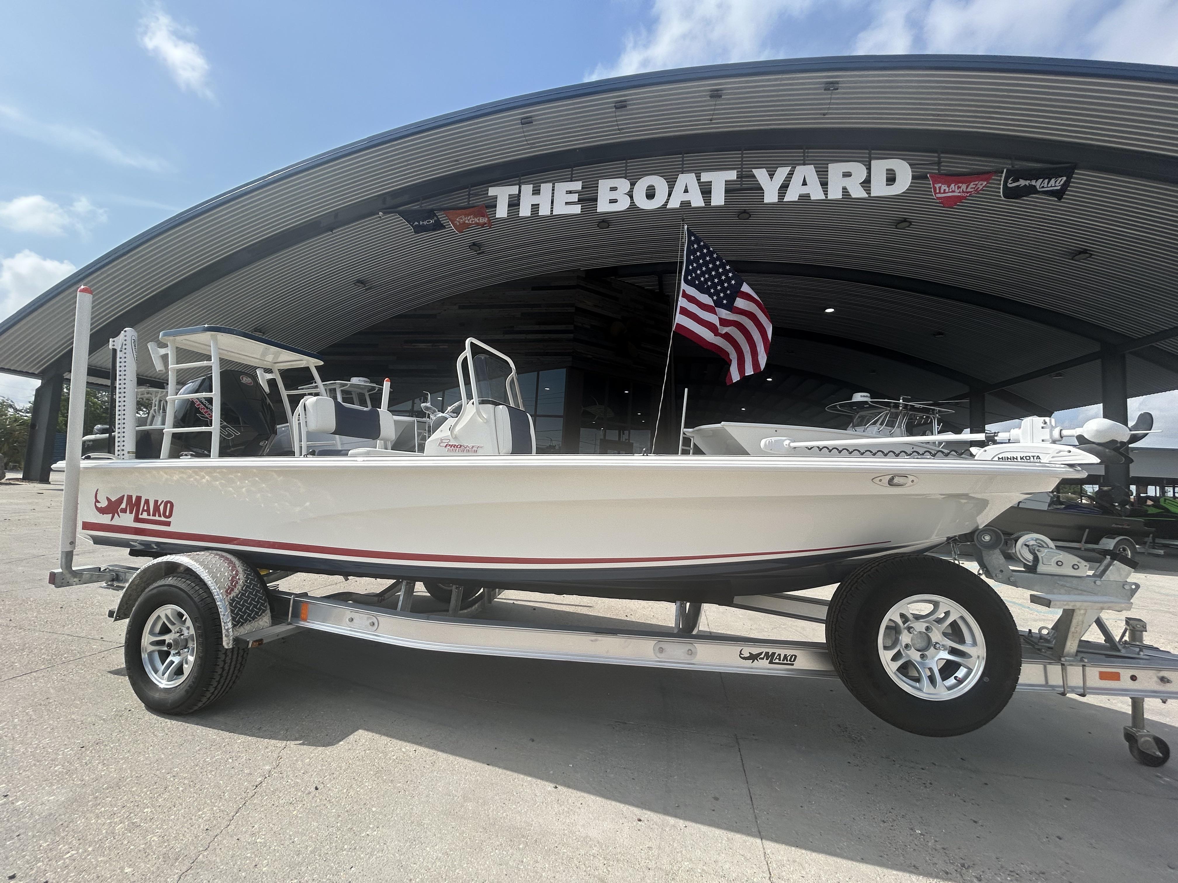 2025 Mako Pro Skiff 18 Patriot Edition
