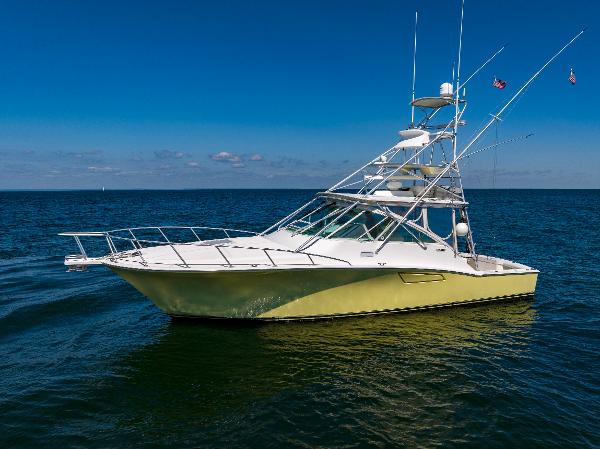 2005 Cabo 40 Express
