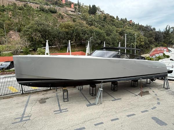 2019 VanDutch 55