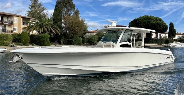 2023 Boston Whaler 380 Outrage