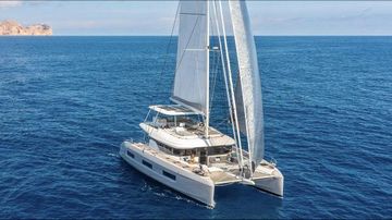 2025 Lagoon 60