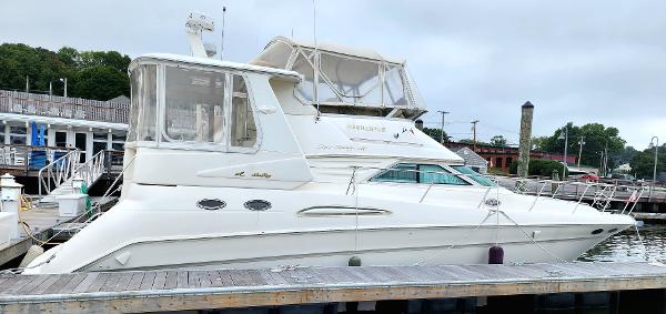Sea Ray 420 Aft Cabin Profile