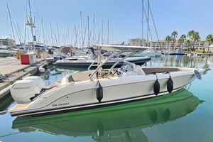Imersea F28 2022 Imersea F28 boat docked in a marina with clear blue water.