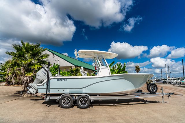 2025 Sea Fox 248 Commander