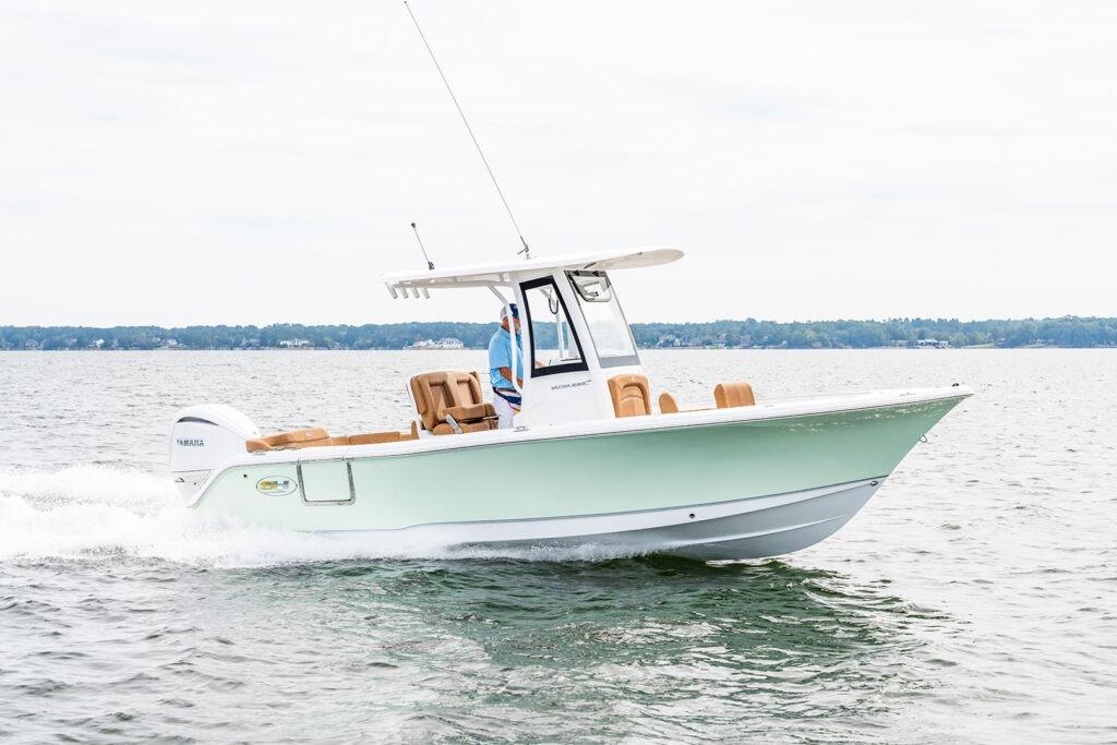 Sea Hunt Ultra 235 SE 2026 Sea Hunt Ultra 235 SE boat cruising on open water.
