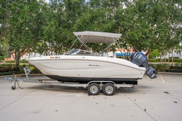 2025 Hurricane SunDeck 2050 OB