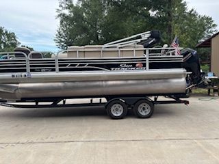 2021 Sun Tracker Fishin' Barge 20 DLX