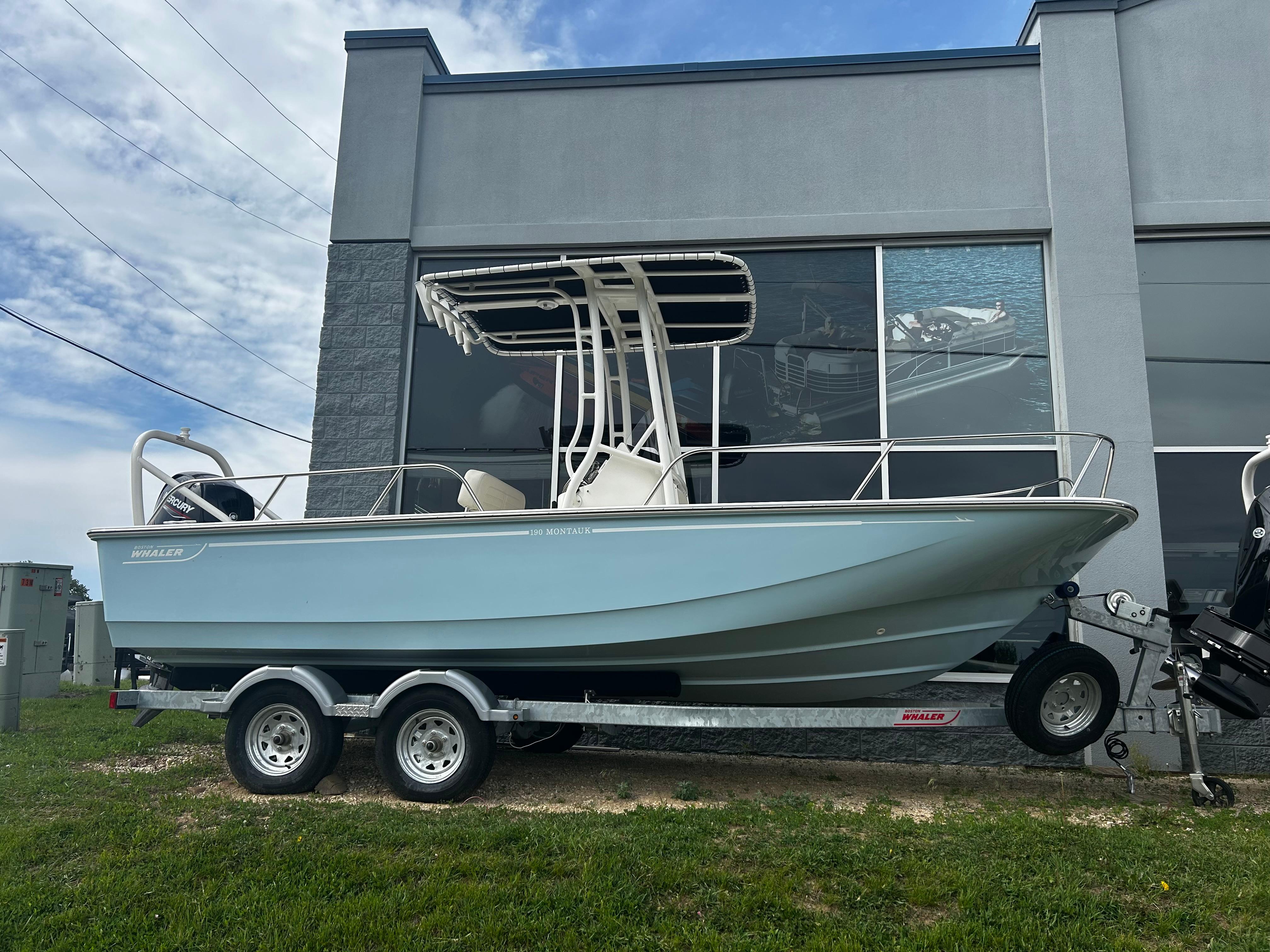 2025 Boston Whaler 190 Montauk