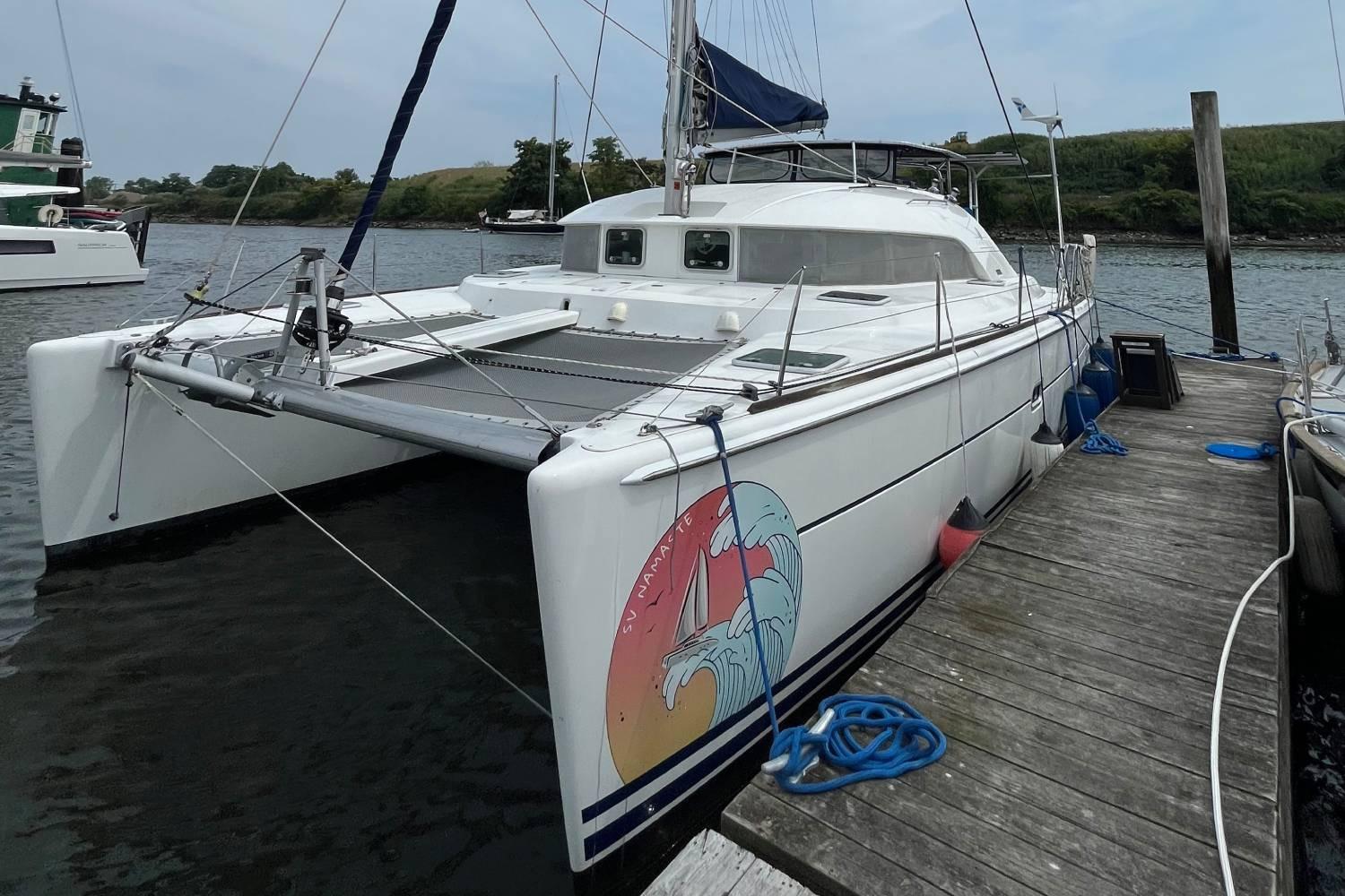 2004 Lagoon 380