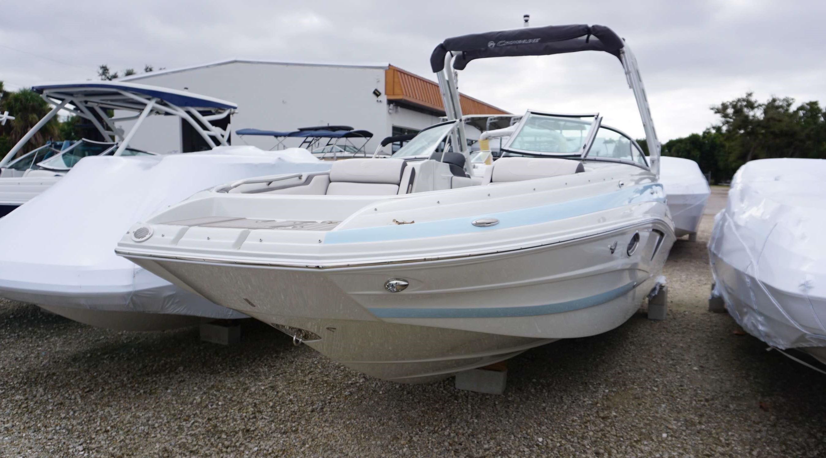 Crownline E260XS