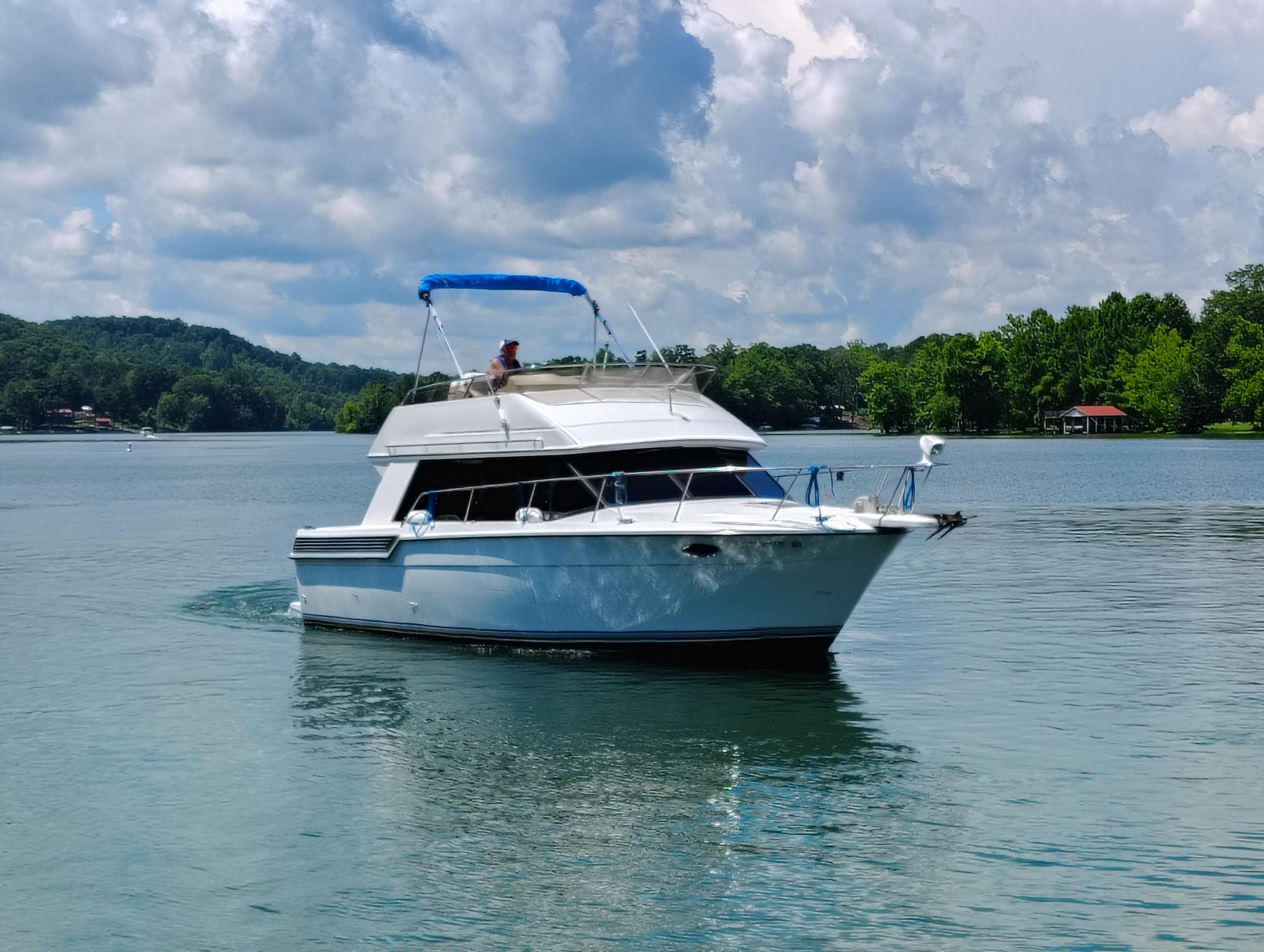 1992 Carver Command Bridge 28
