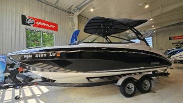 2018 Yamaha Boats 242 Limited S E-Series