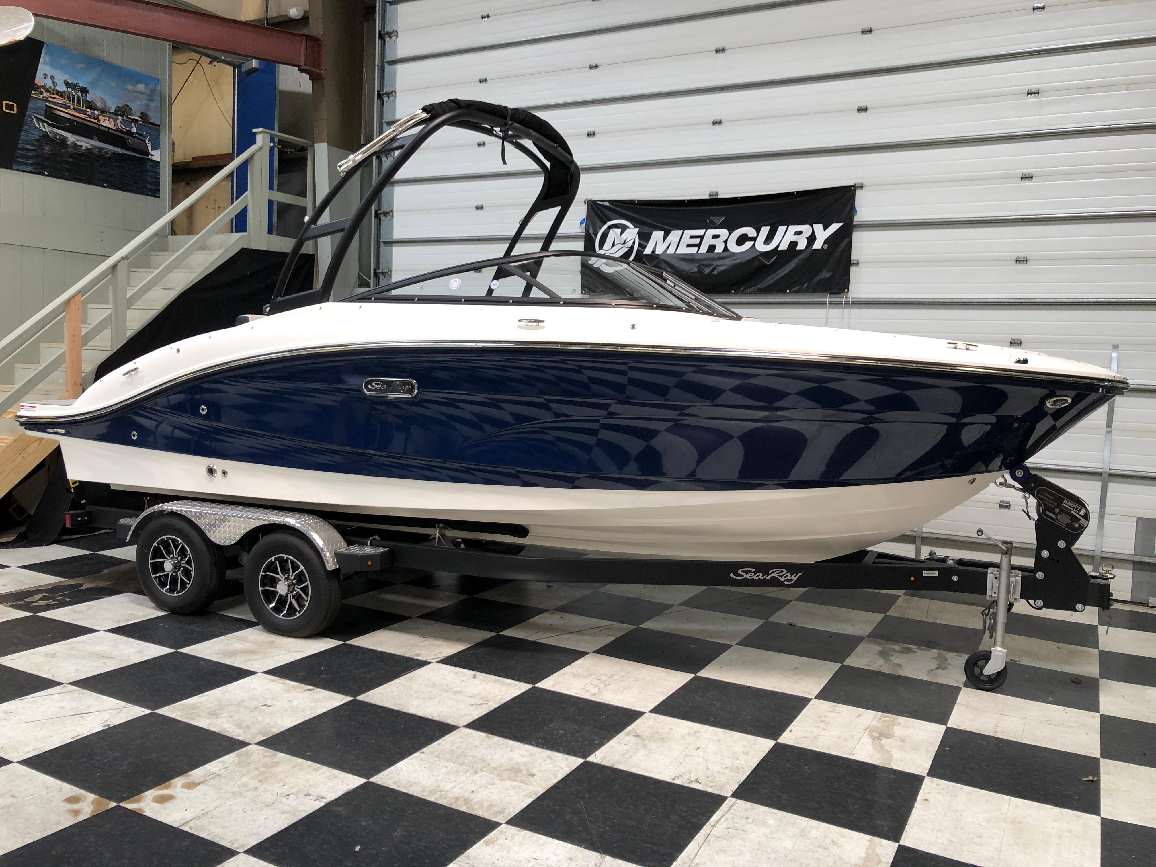 2025 Sea Ray SPX 210