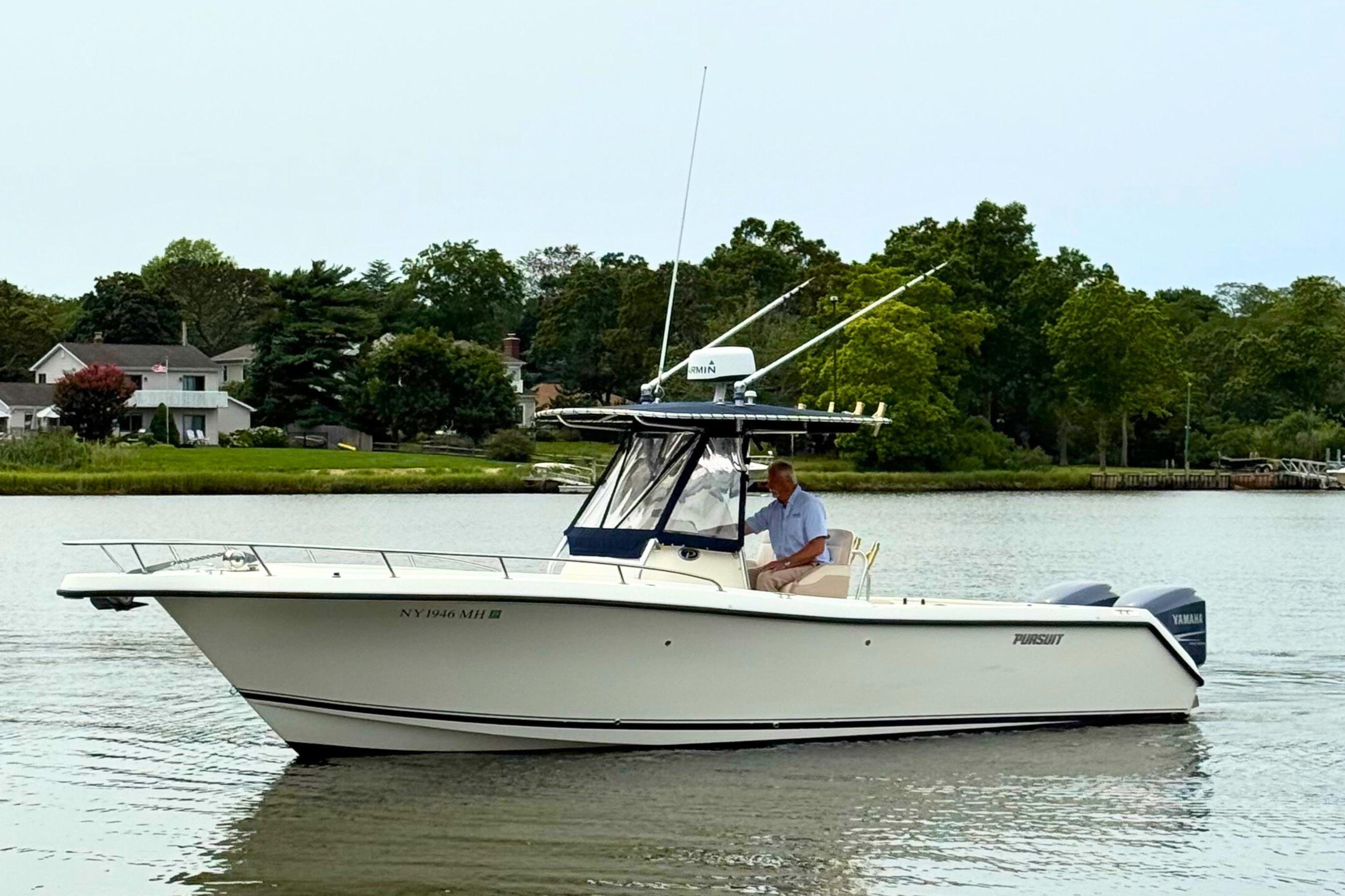 2008 Pursuit C 280 Center Console