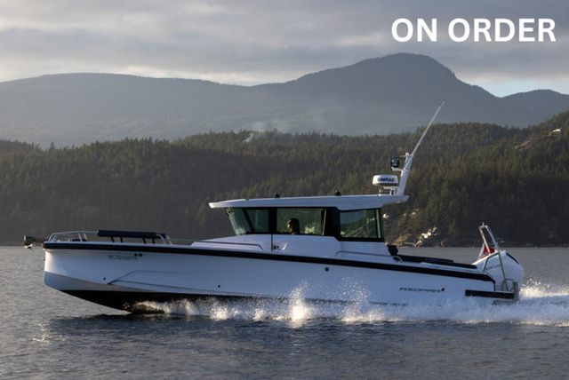 2025 Axopar 29 XC Cross Cabin