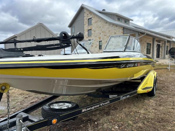 2004 Ranger 210VS