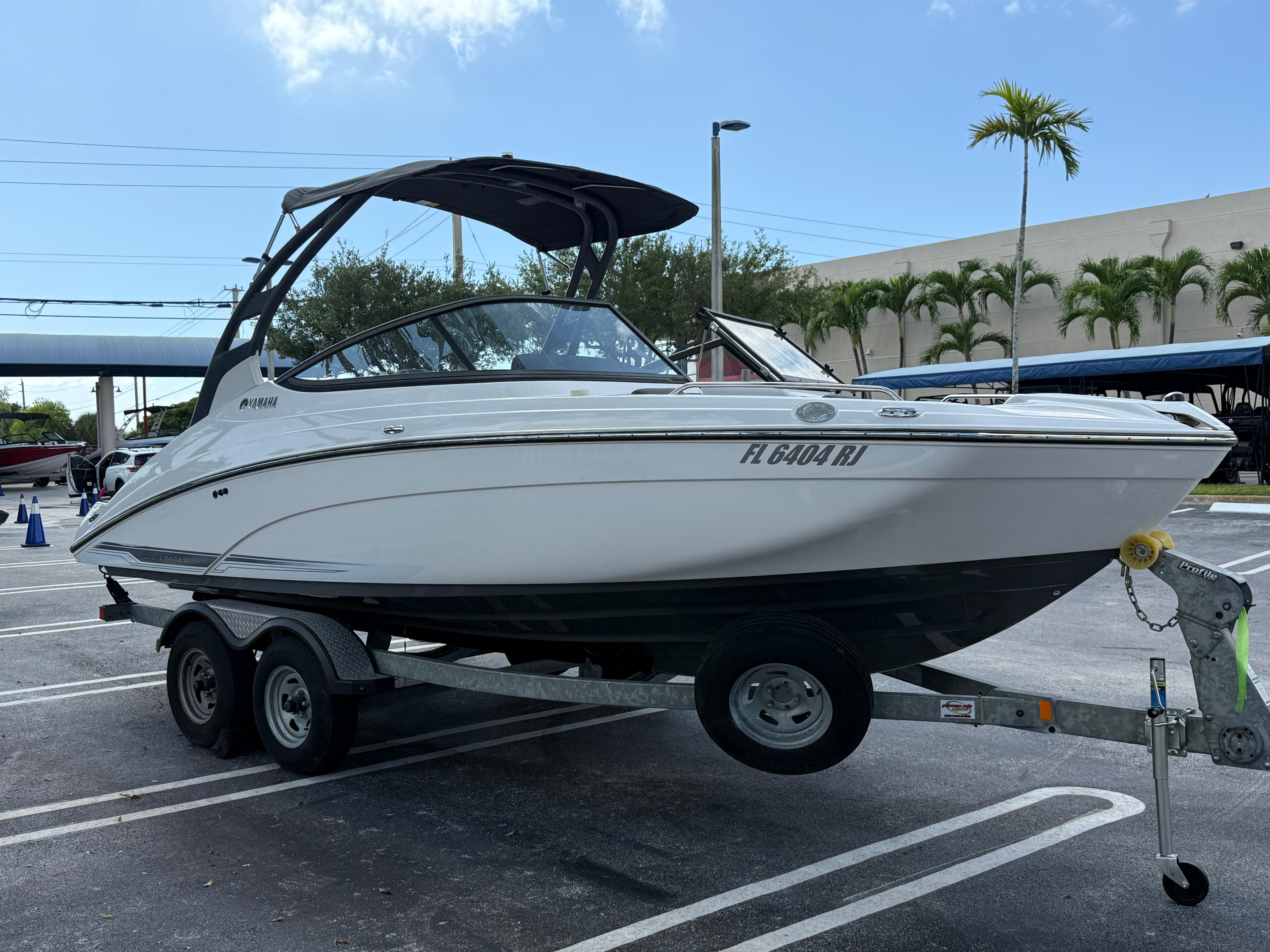 2017 Yamaha Boats 212 Limited S