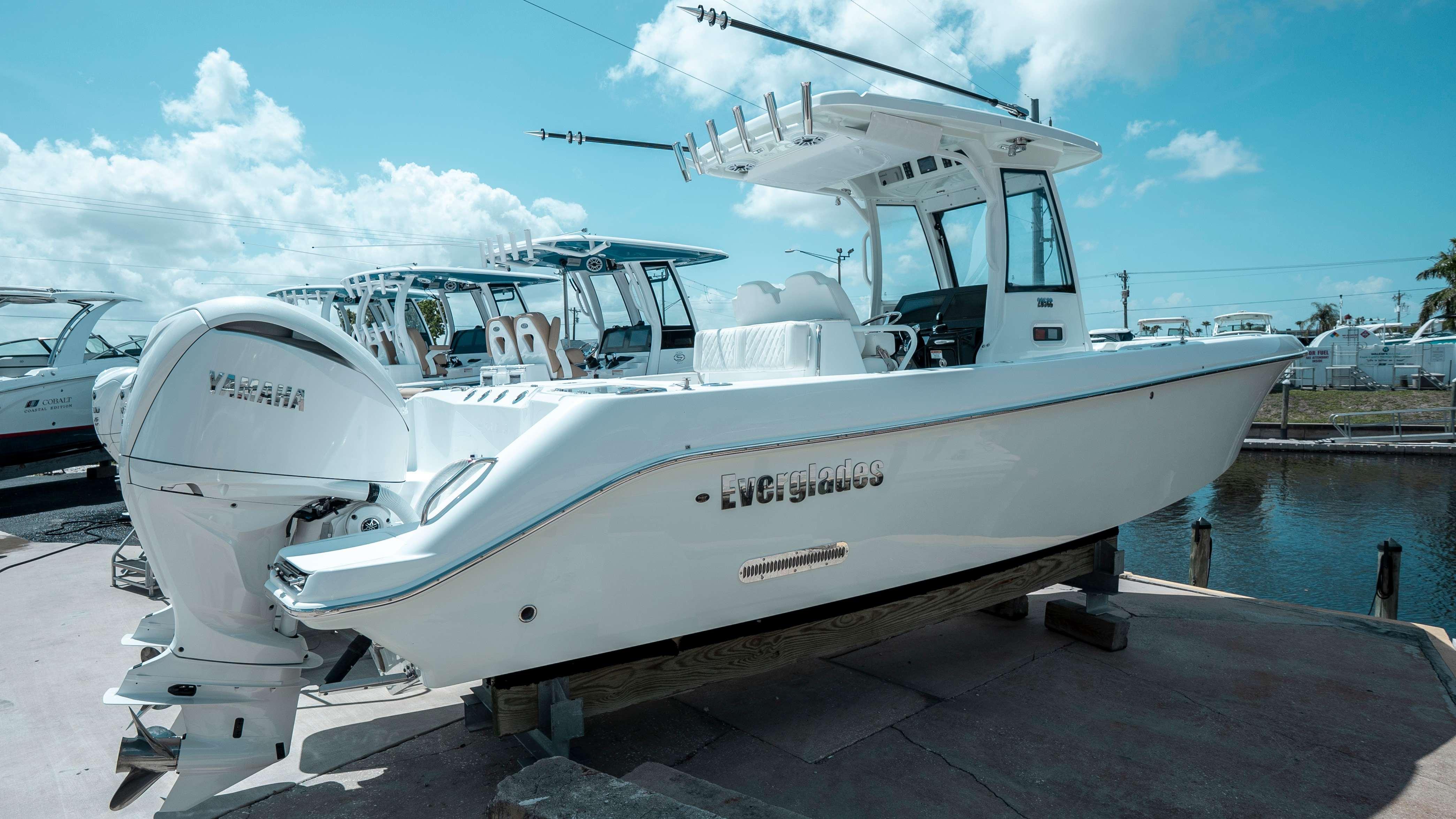 2025 Everglades 285 CC