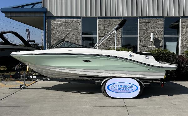 2023 Sea Ray SPX 210