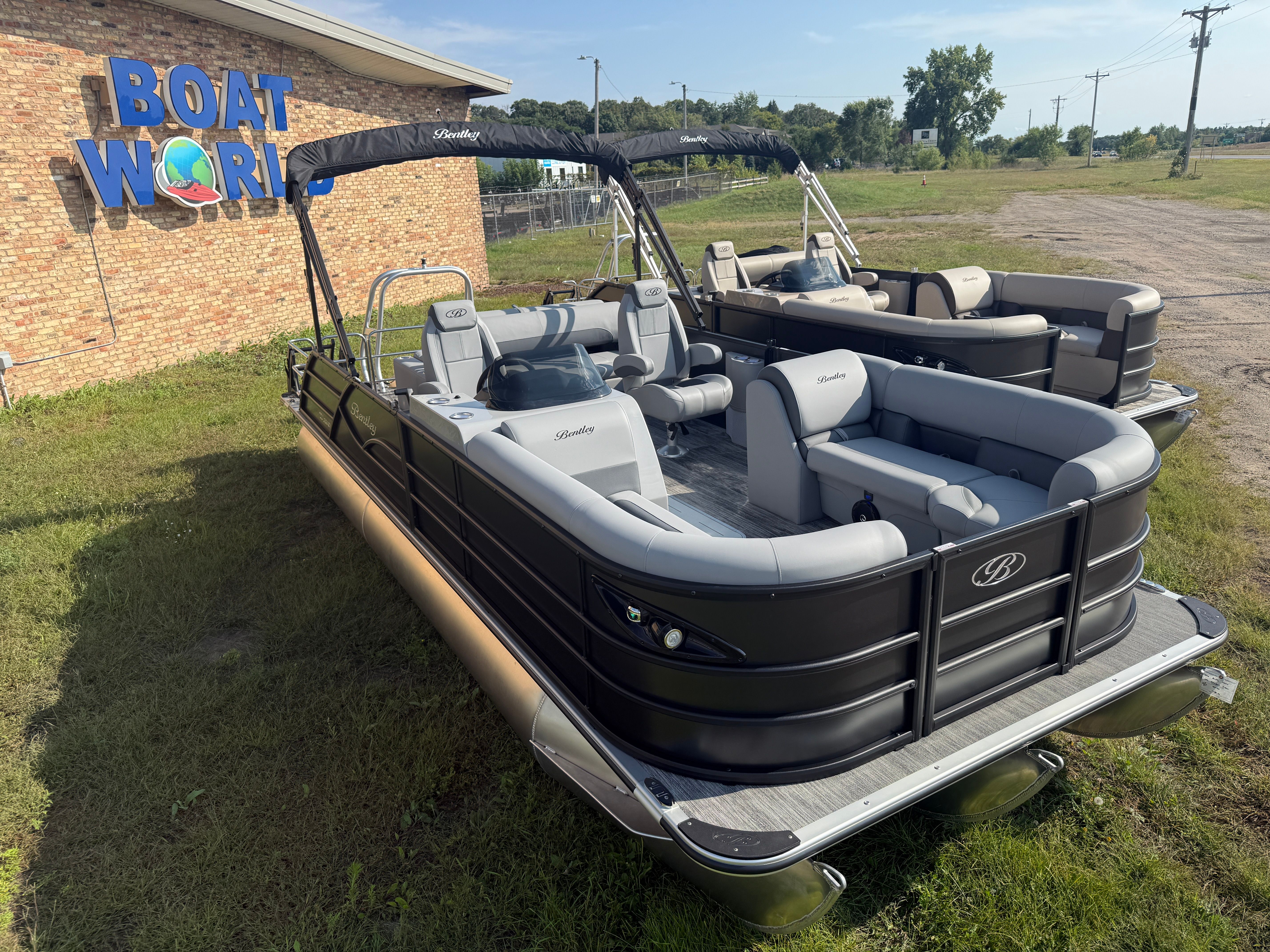 2026 Bentley Pontoons Legacy 223 Swingback Tritoon & Honda 4-Stroke EFI