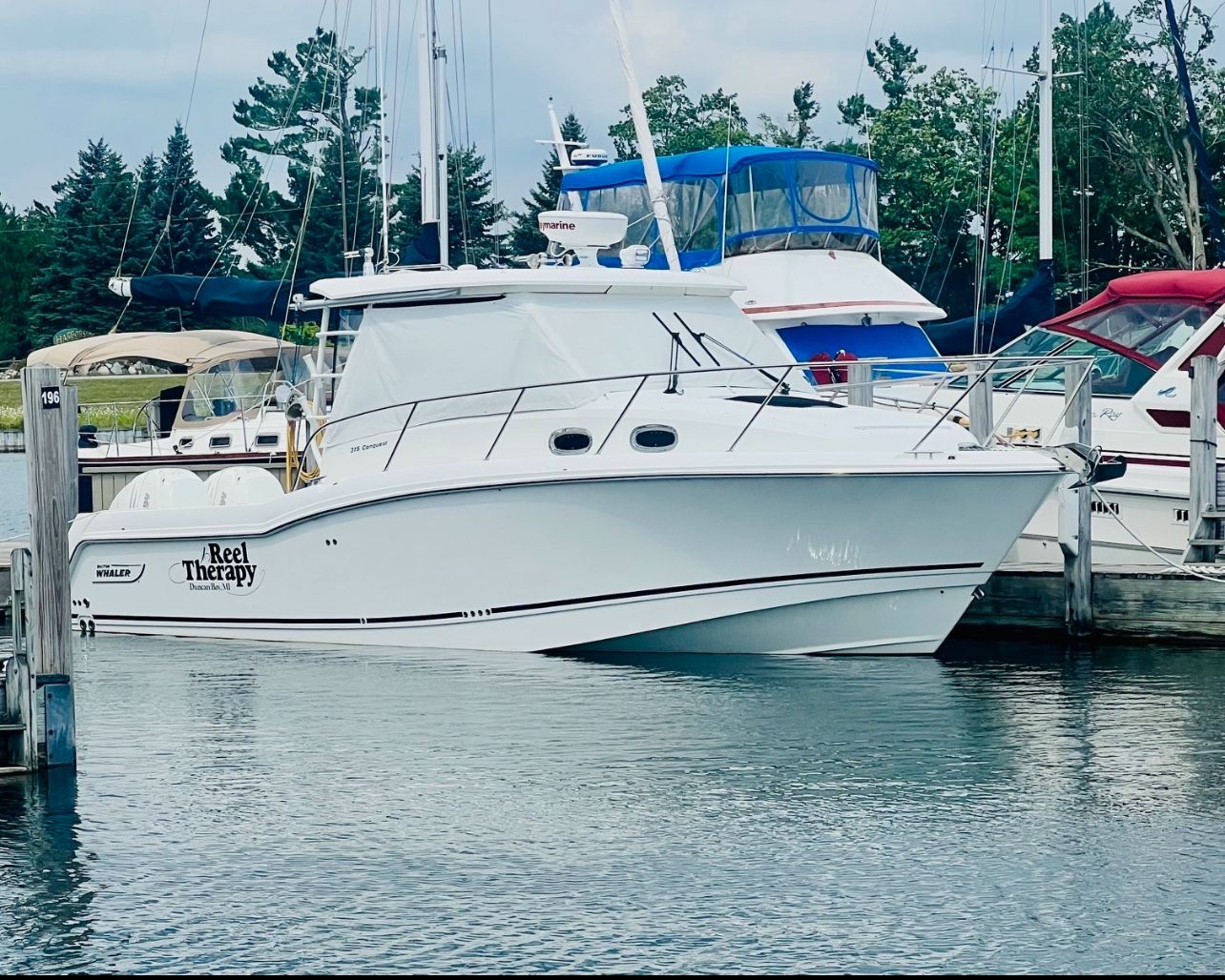 2019 Boston Whaler 315 Conquest