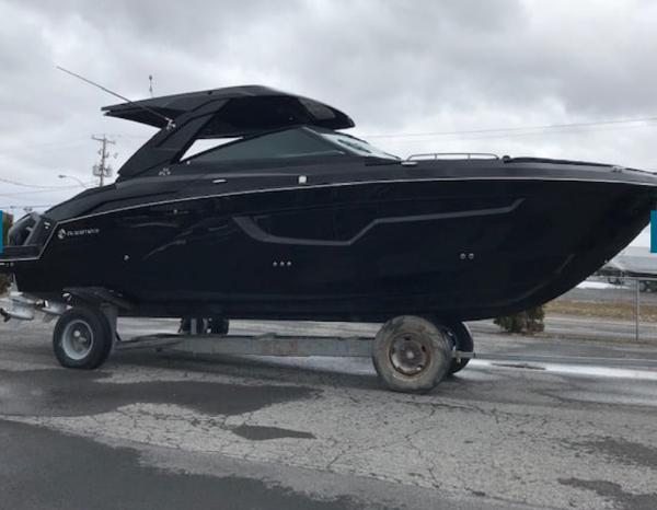 Cruisers Yachts 34GLS OB SOUTH BEACH