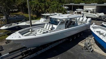 2025 Everglades 455 Center Console