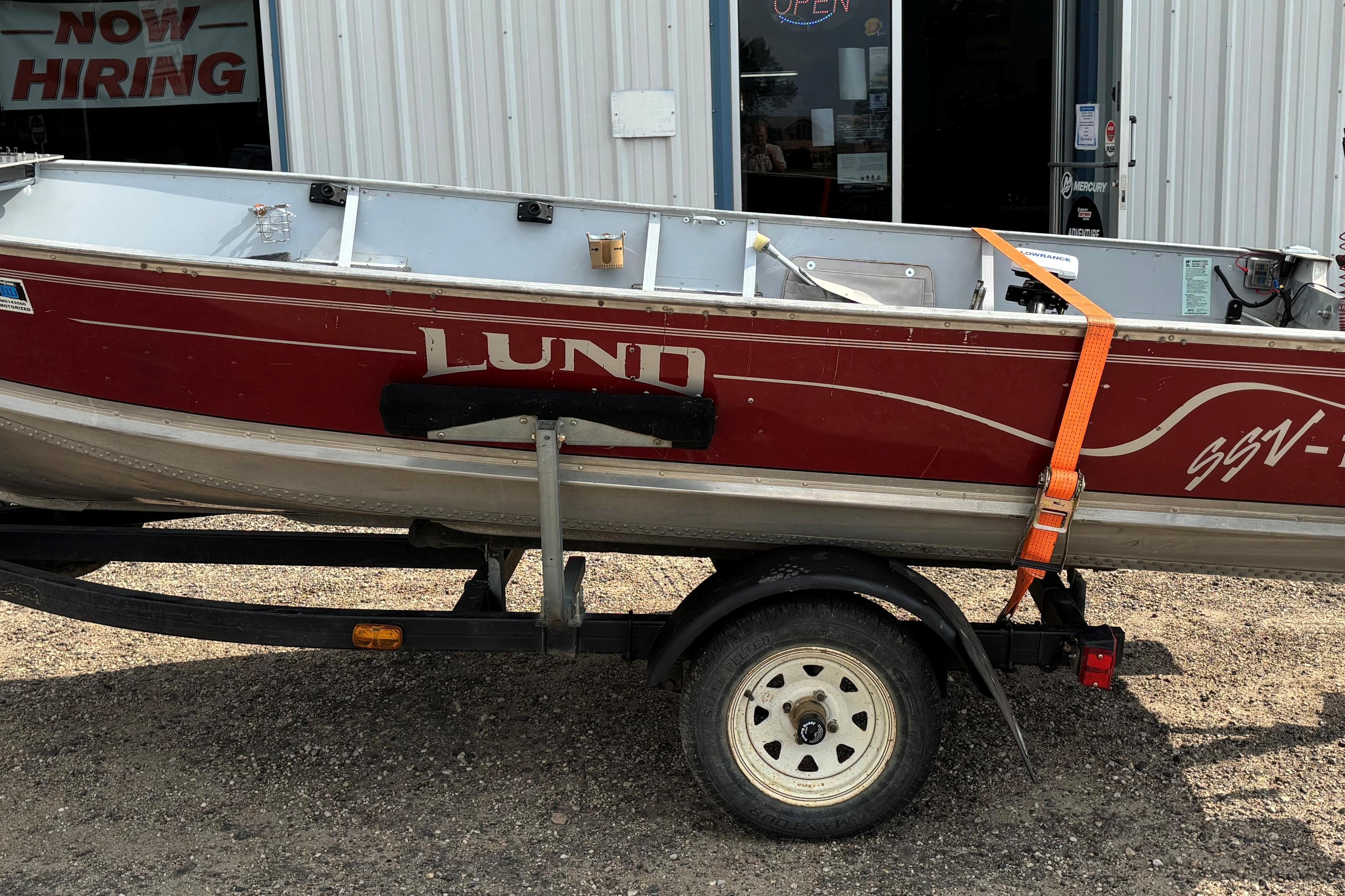 1999 Lund SSV 14 Tiller