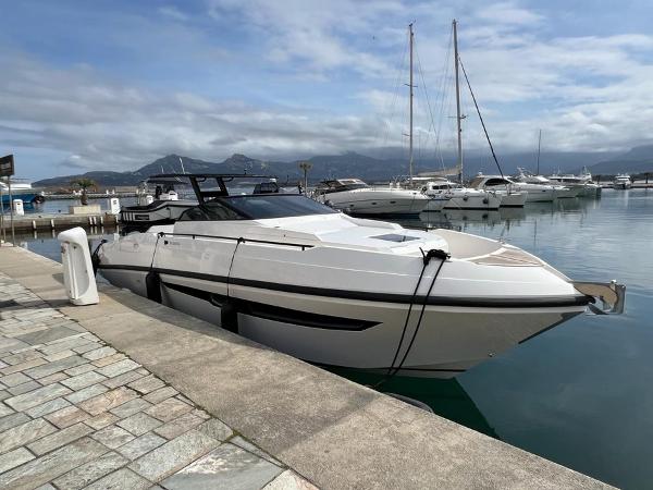 Rio Yachts Daytona 34