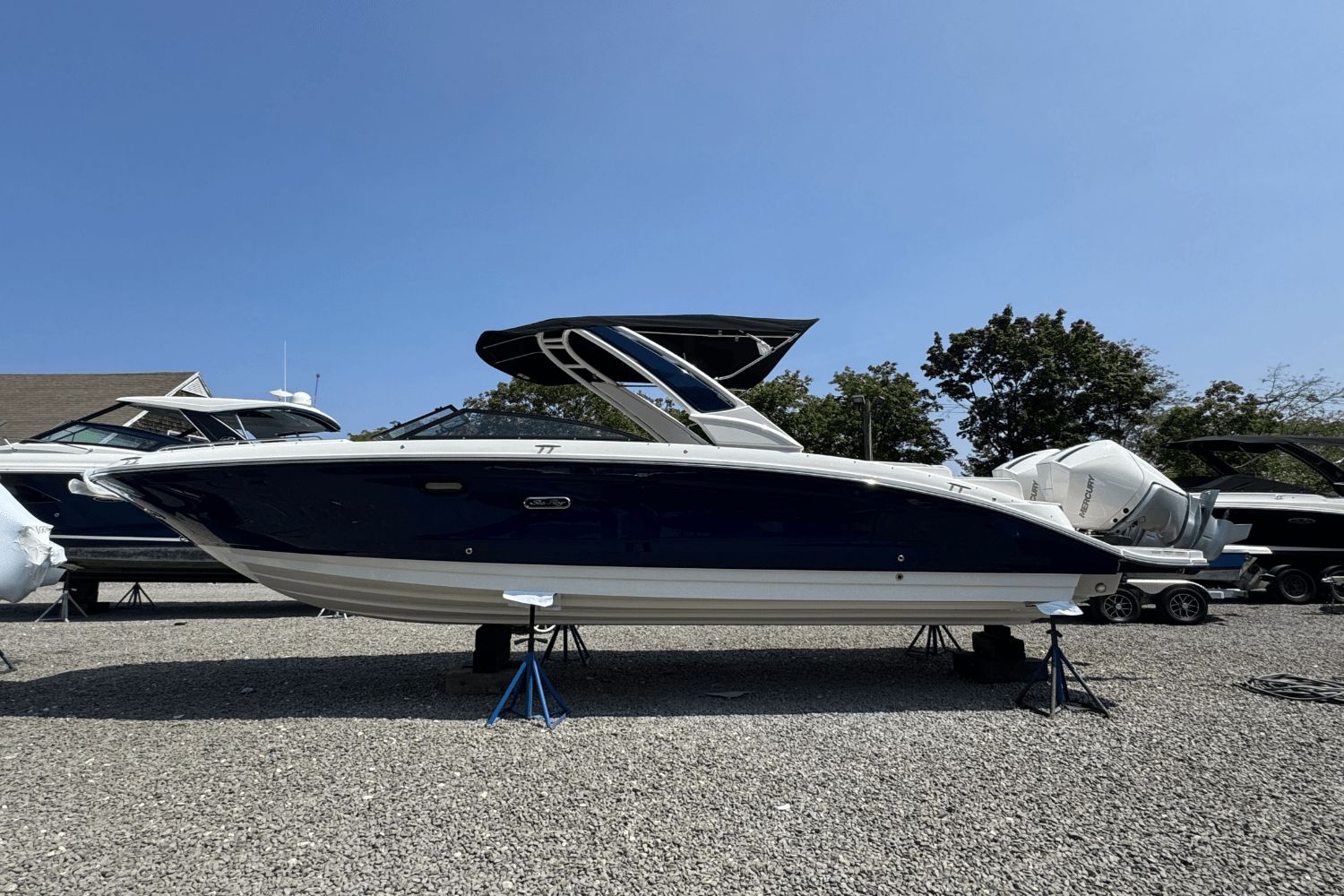 2026 Sea Ray SDX 290 Outboard