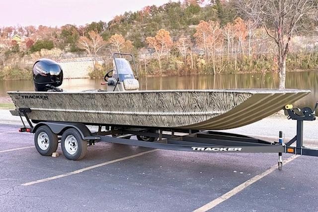 2026 Tracker Grizzly 2072 CC