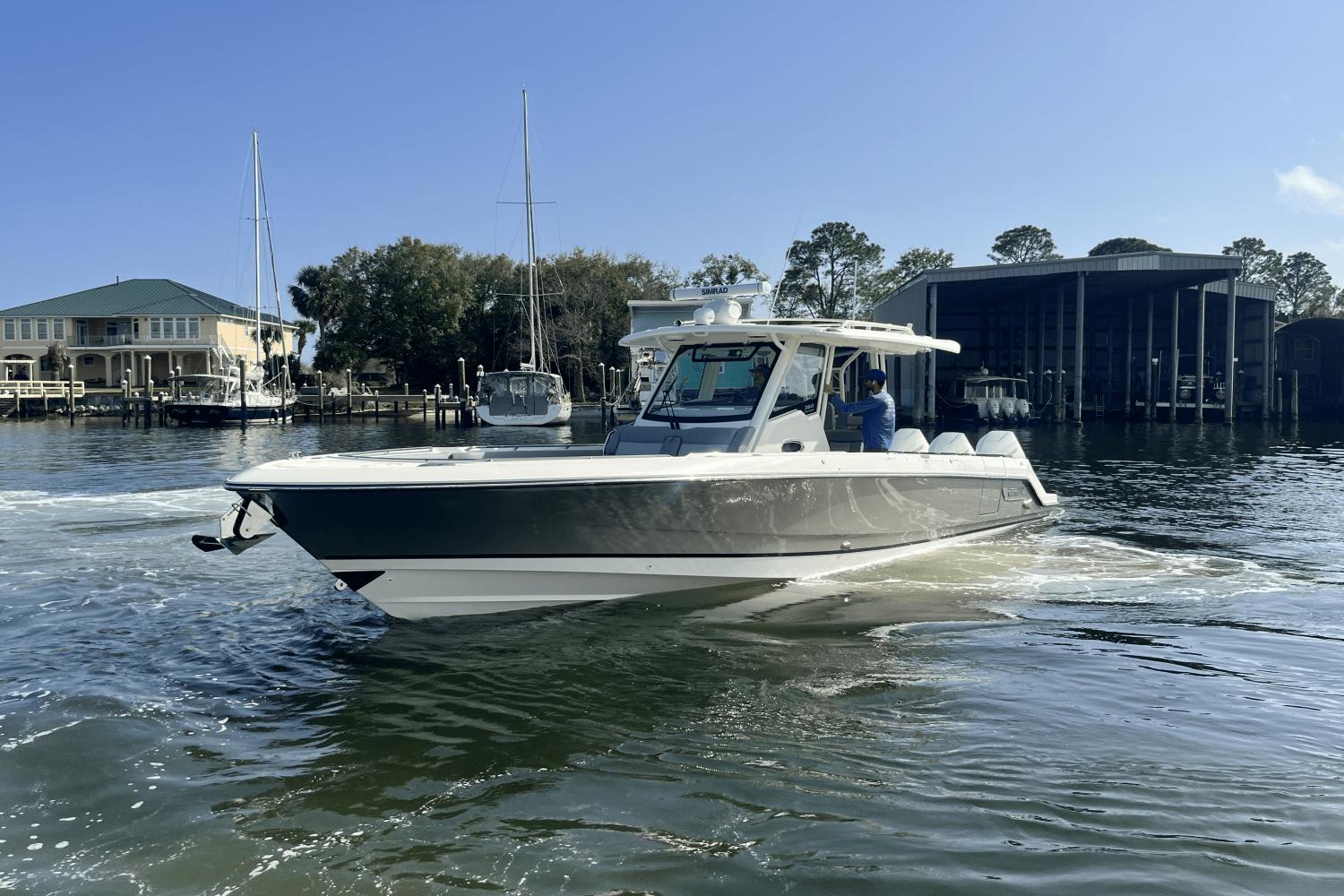 Boston Whaler 360 Outrage