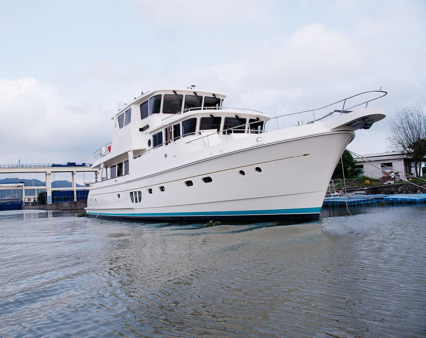 Selene 72 Classic Explorer