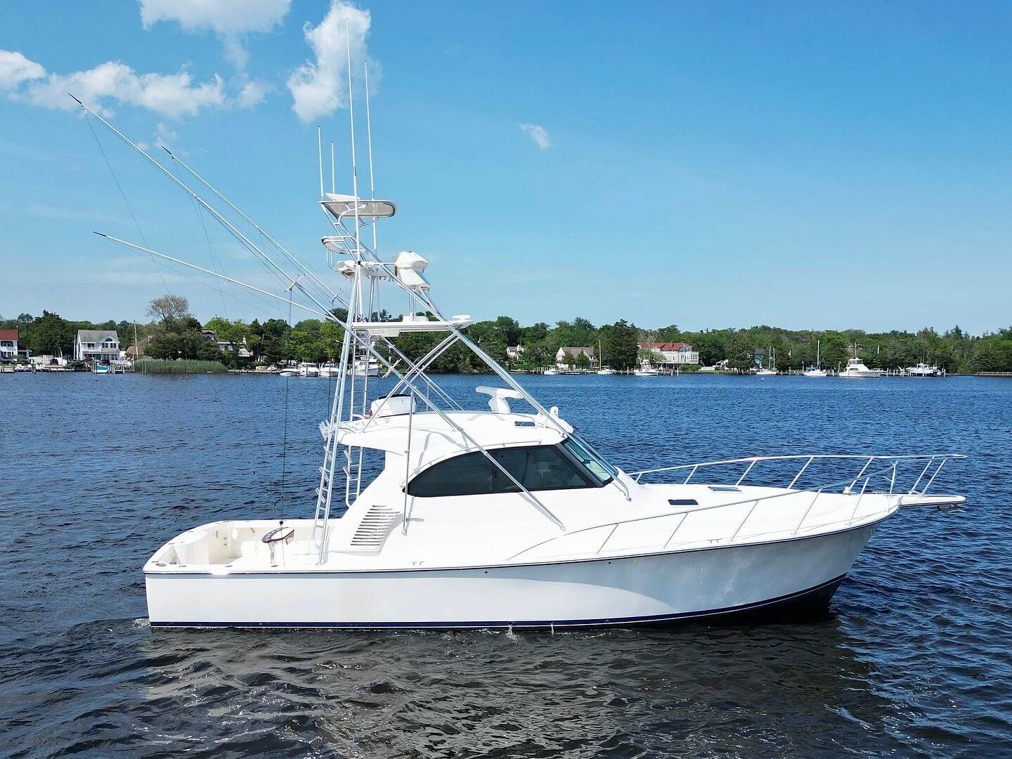 2022 Henriques 42 Express Hardtop