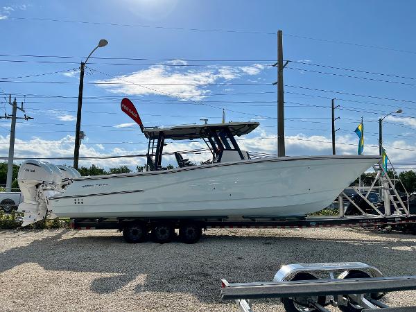 World Cat 400CC-X: 2022 Boat Buyers Guide