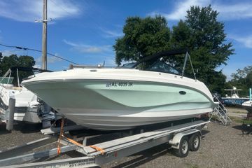 2023 Sea Ray SDX 250 Outboard