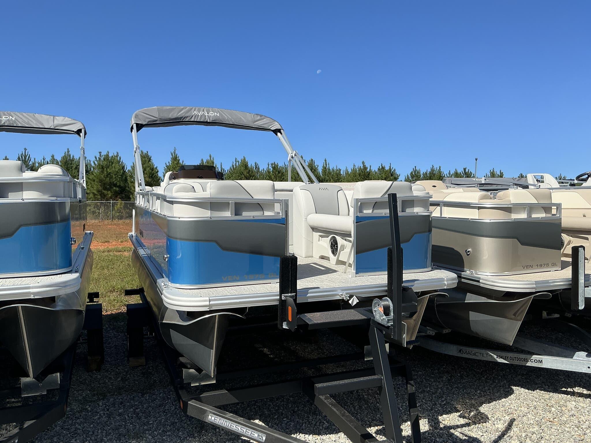2025 Avalon VENTURE QUAD LOUNGER