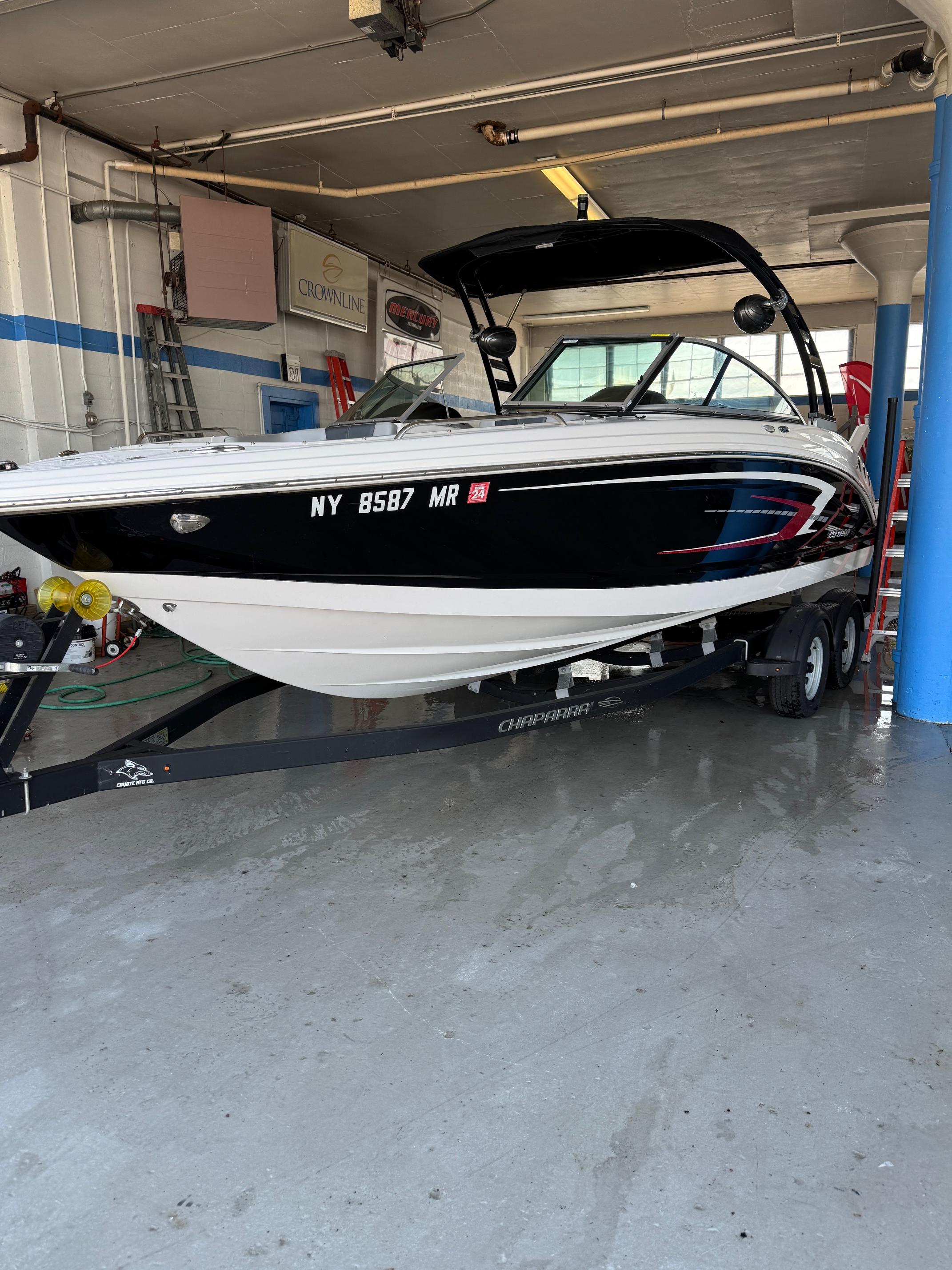 2021 Chaparral 23ssi