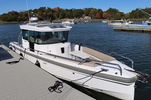 2023 Axopar 28 CABIN