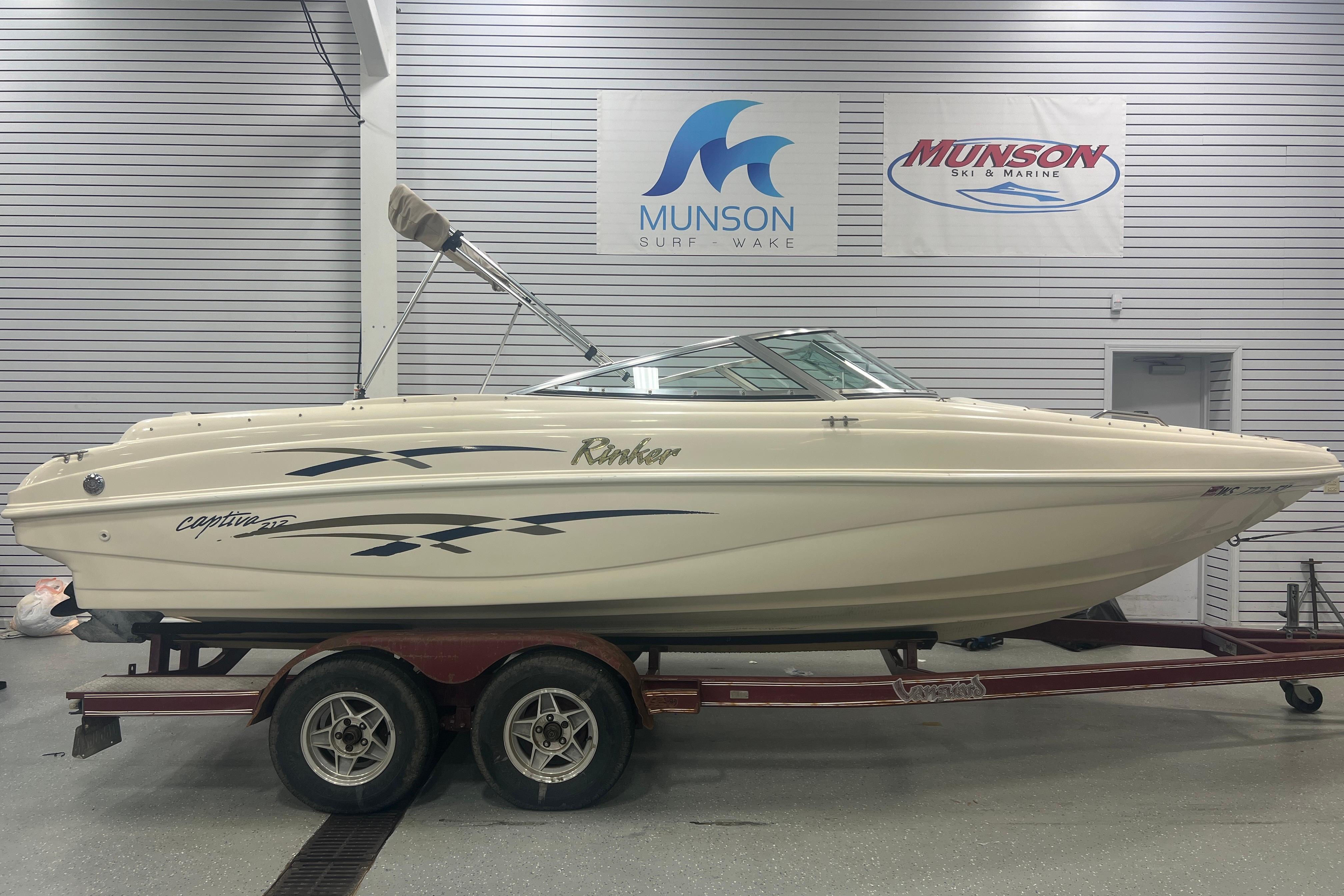 2000 Rinker 212 Captiva Bowrider
